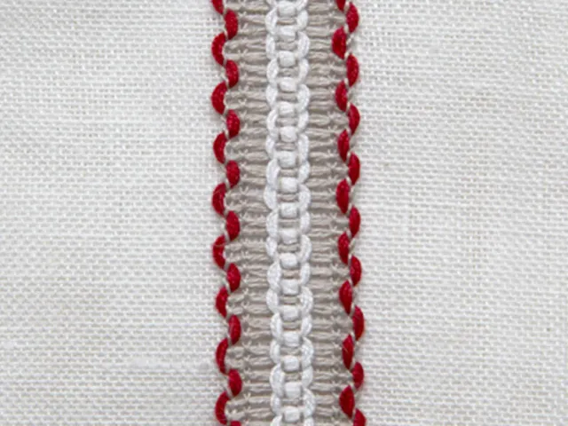 La Croix et La Manière entre-deux bicolore galon rouge lin 2 cm