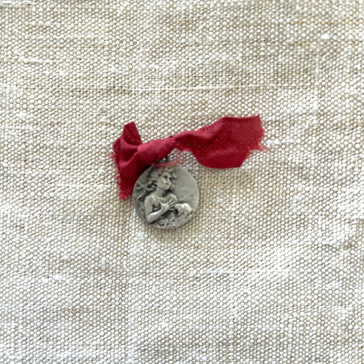 French General Saint Jean Baptiste médaille ancienne ruban épinglette