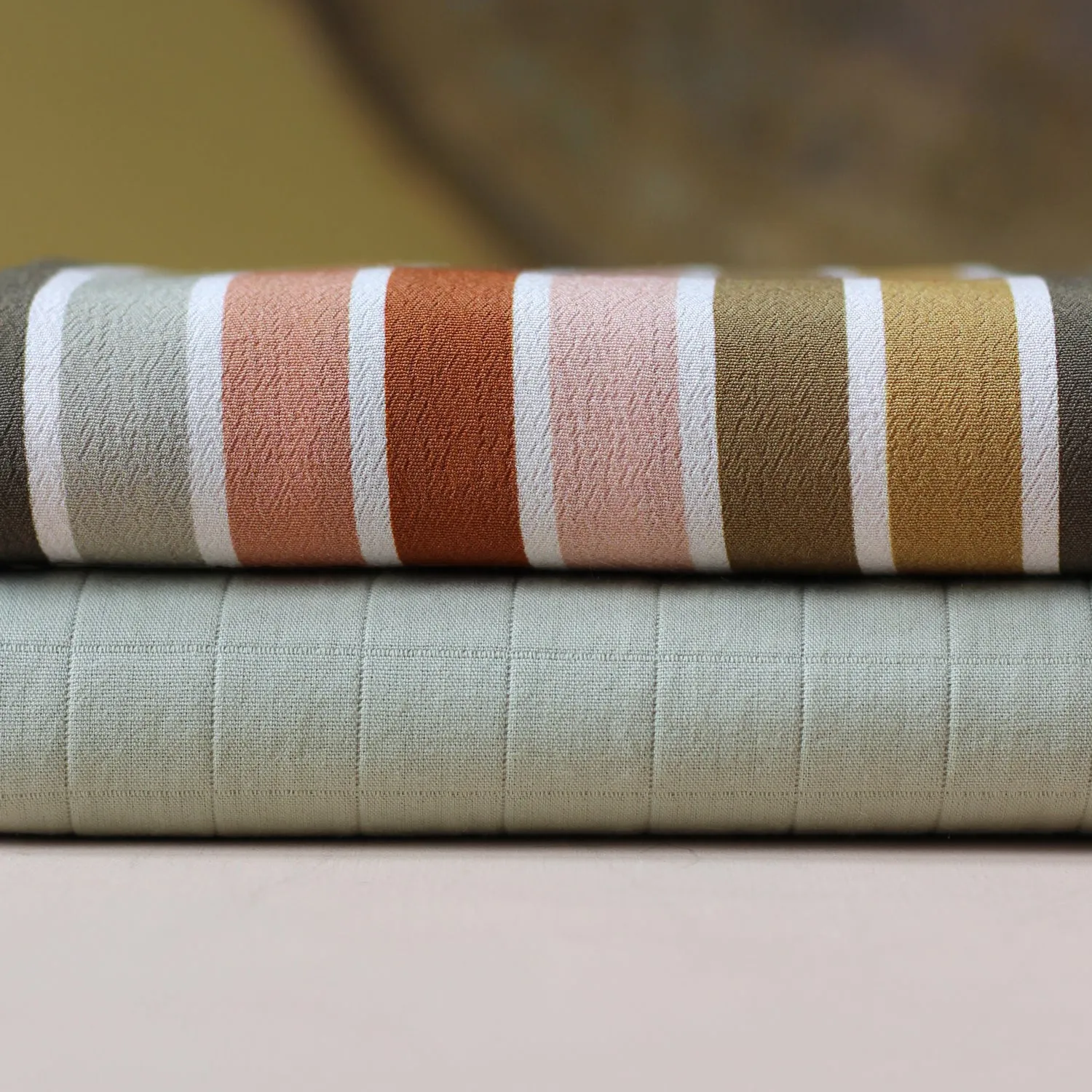La Maison Naïve crêpe marocain Rayures Verticales tissu viscose fluide