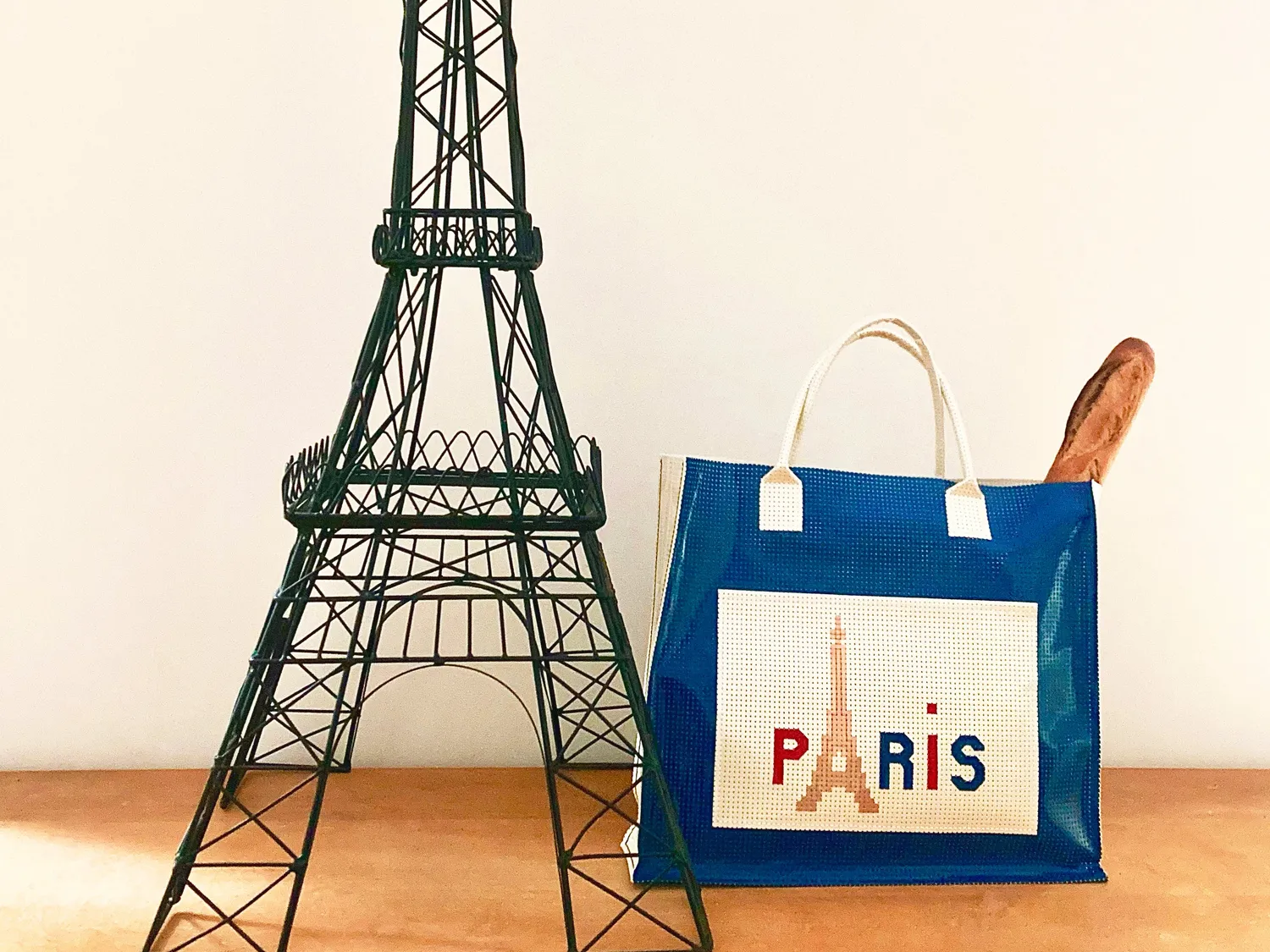 La Croix et La Manière livret Sac Bag Tour Eiffel patron vinyle
