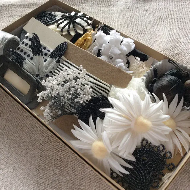 French General Decorating Kit Vintage Black boîte perles