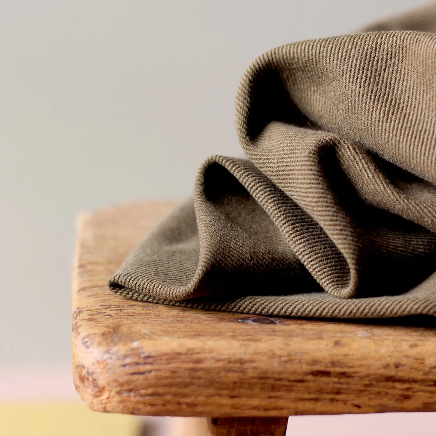 La Maison Naïve gabardine twill lourde tissu olive coton