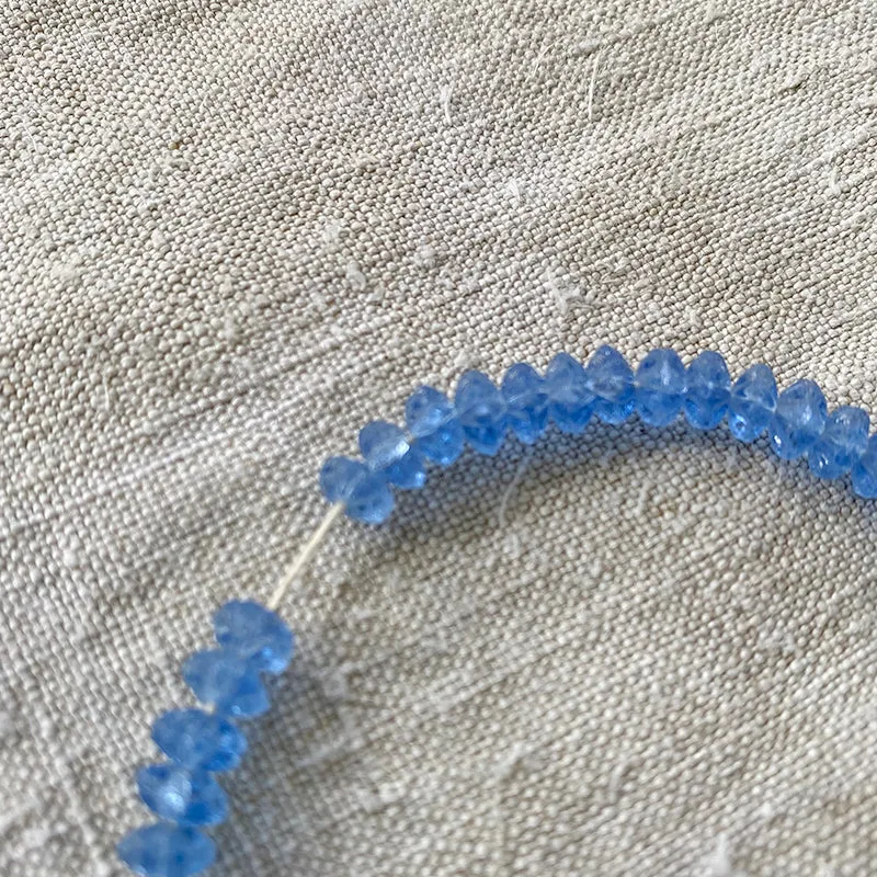 French General Vintage perles fleur verre bleu pâle 5mm