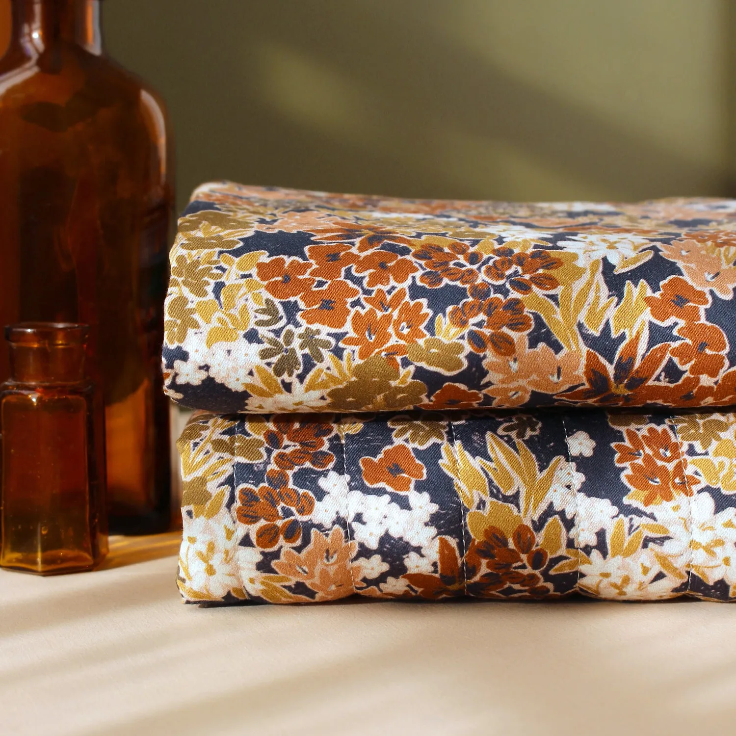 La Maison Naïve Prairie Denim satin de coton bleu marine au mètre