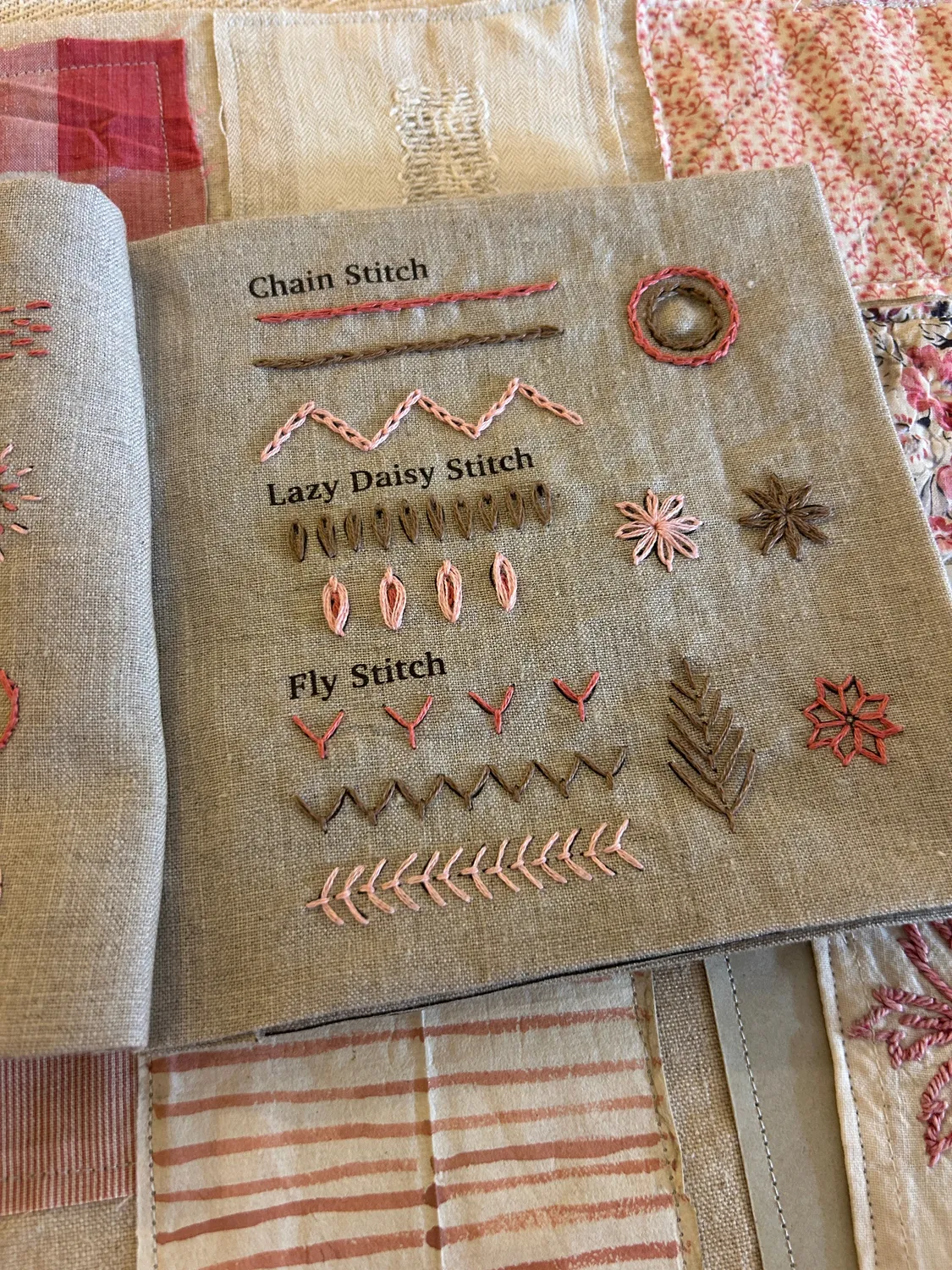 French General Tulip kit sampler broderie lin rose