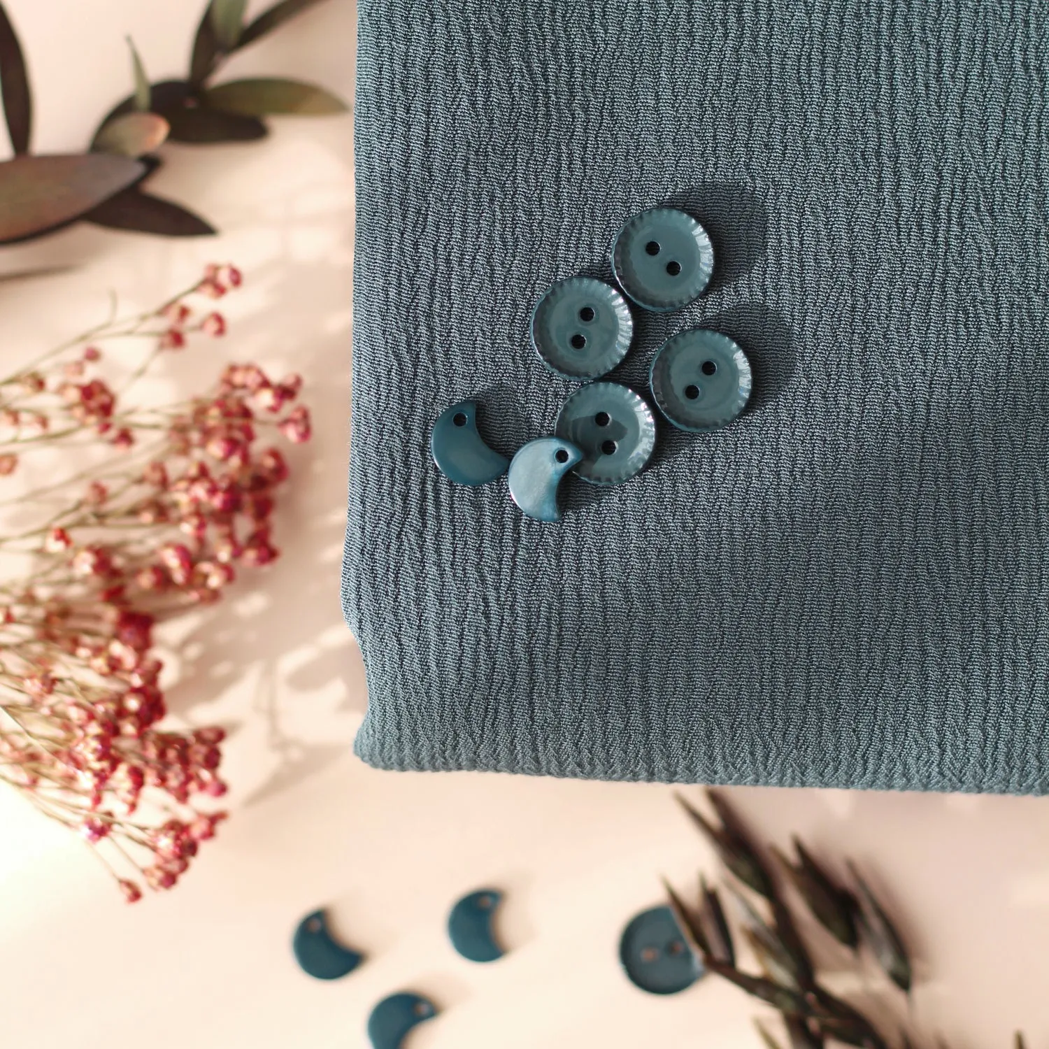 La Maison Naïve Crêpe Marocain coupon tissu Paon viscose