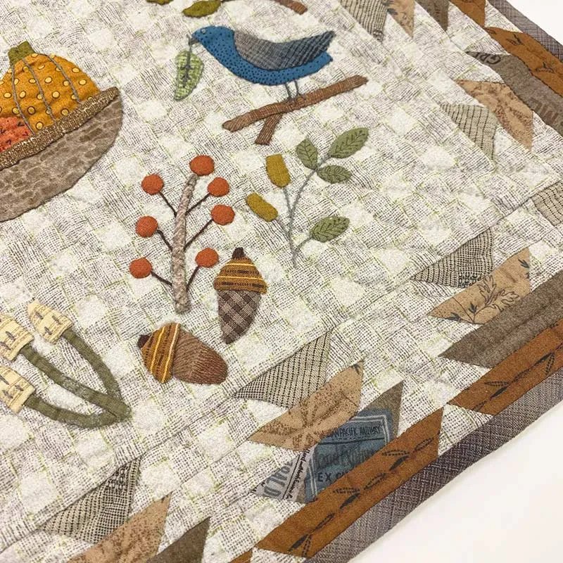 Yoko Saito Autumn Tapestry kit tapisserie oiseau 45 cm