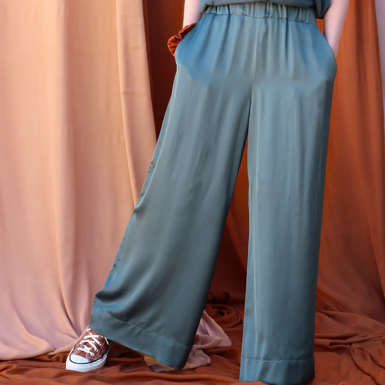 La Maison Naïve Satin Viscose Paon coupon tissu 145 cm