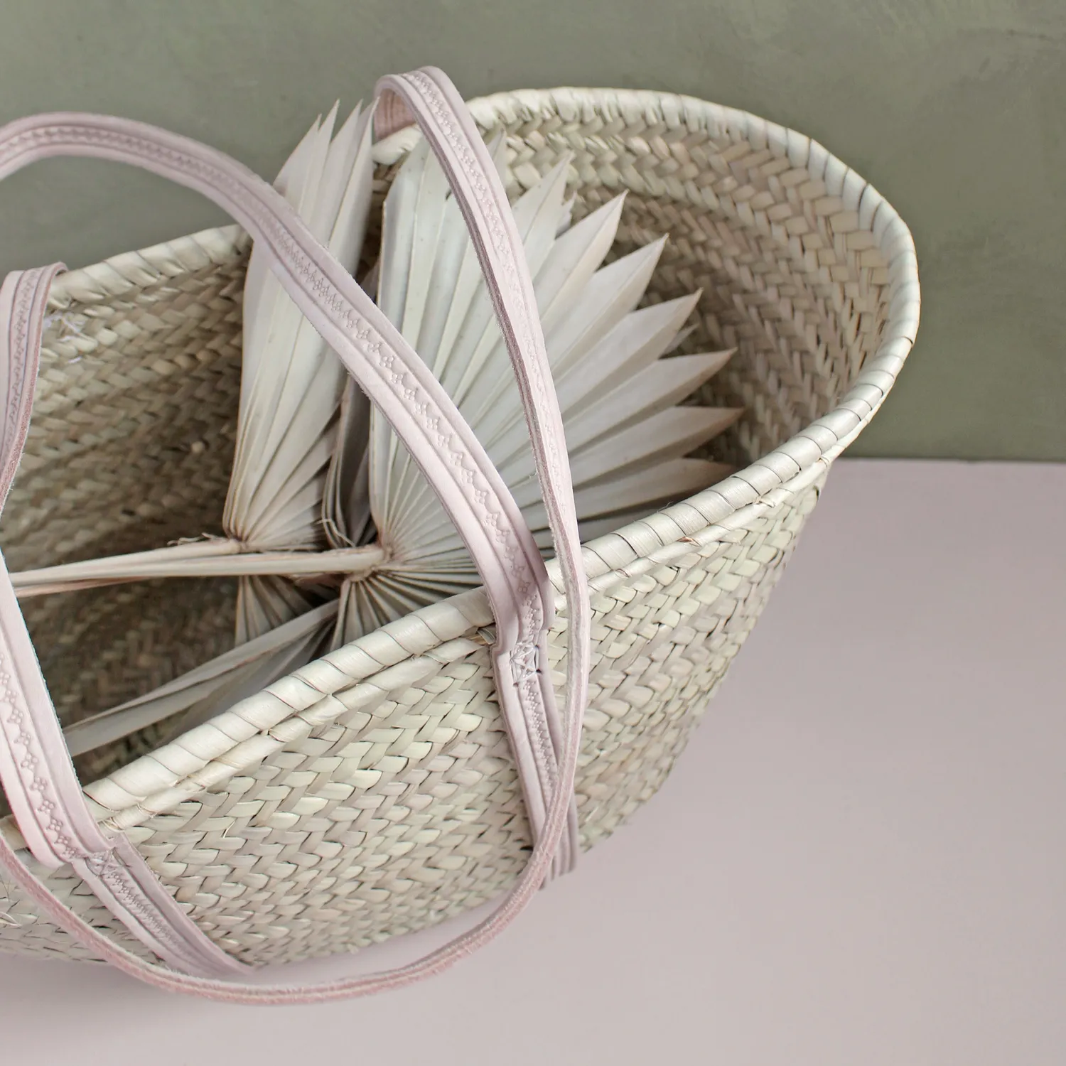La Maison Naïve panier grandes anses palme cuir rose