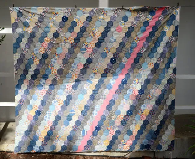 French General Hexagon dessus de quilt ancien indigo 190x211 cm