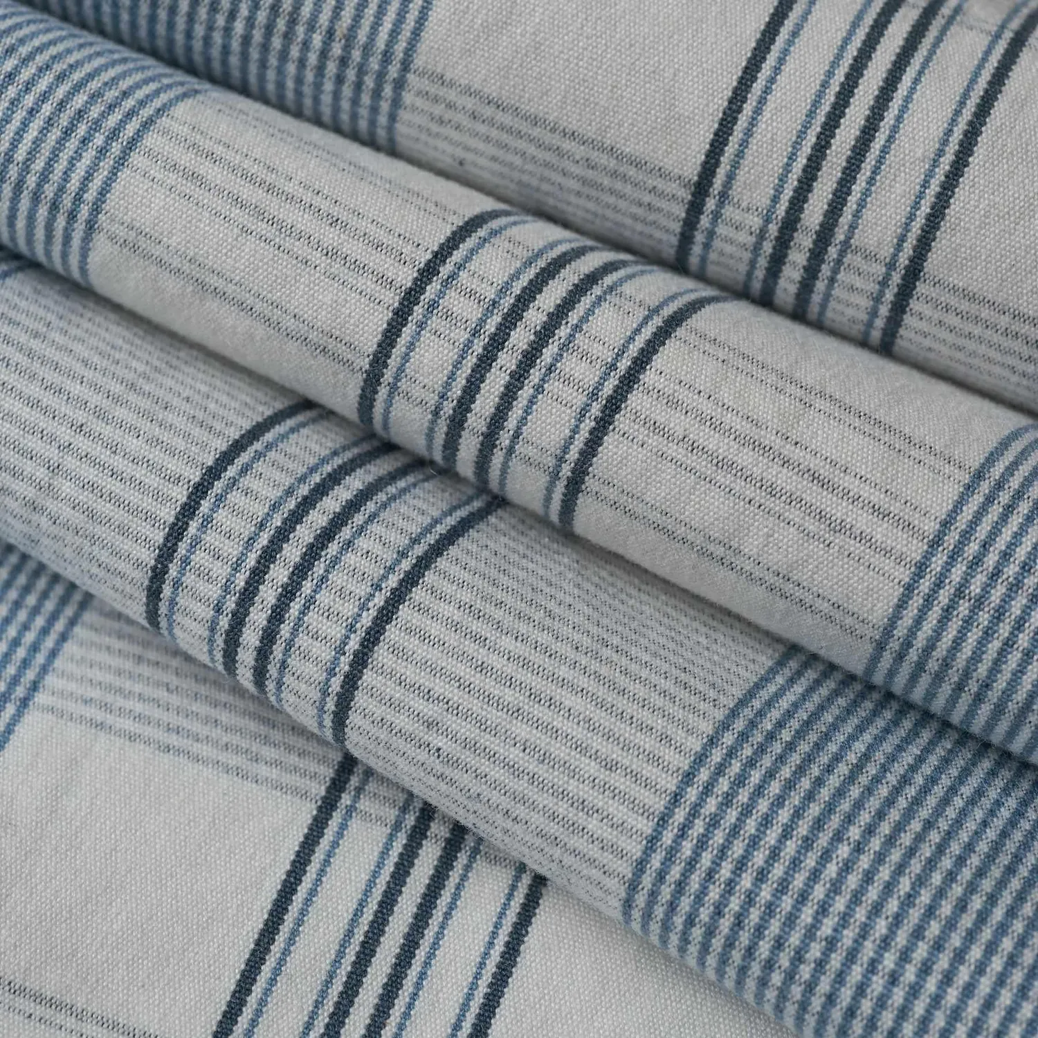 French General Apolline Azure tissu ameublement indigo 137 cm