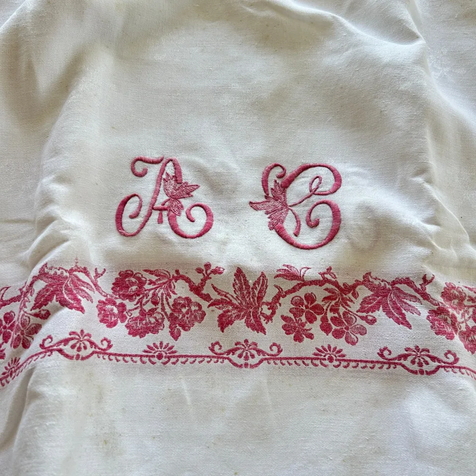 French General nappe damassée ancienne coton monogramme AC