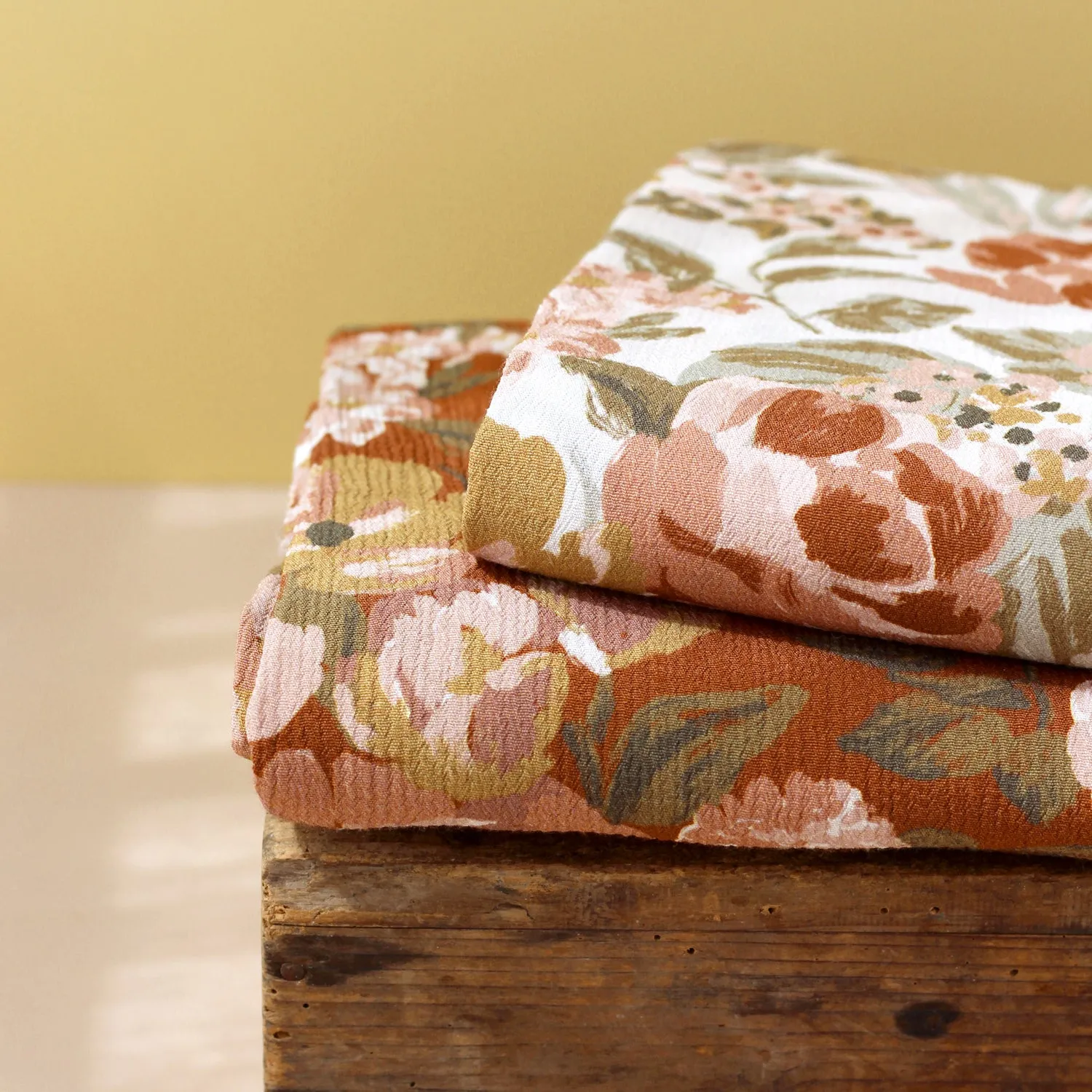 La Maison Naïve Jardin tissu crêpe viscose blanc cassé au mètre