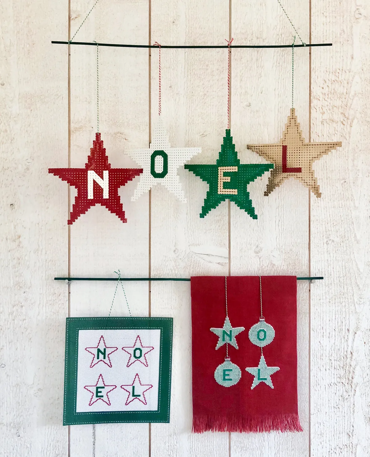 La Croix et La Manière Étoiles de Noël livret point de croix