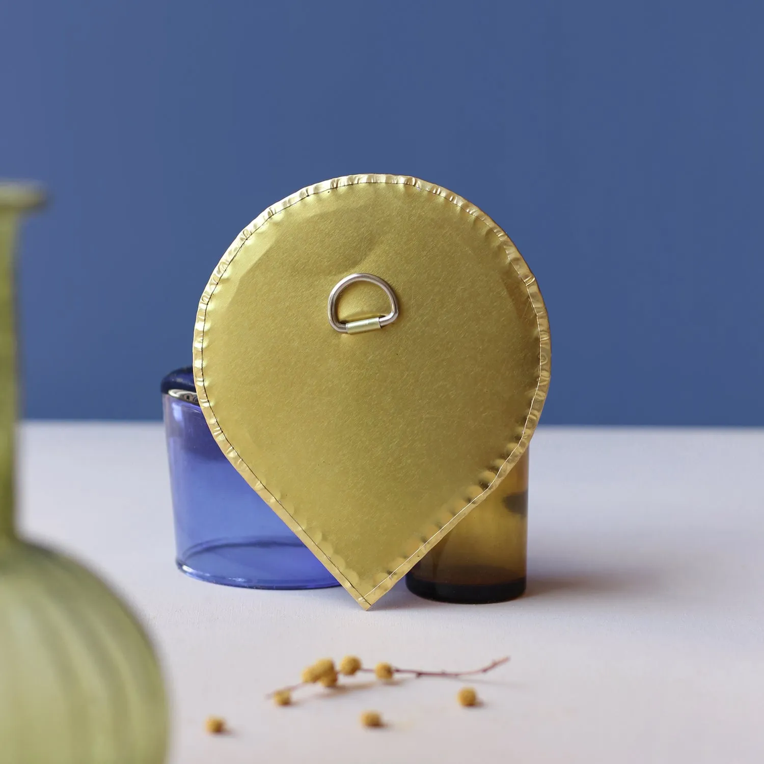 La Maison Naïve miroir goutte laiton doré travaillé