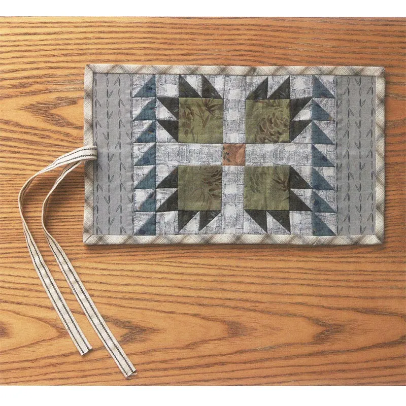 Yoko Saito Bear Tracks trousse crochets kit patchwork sans livret
