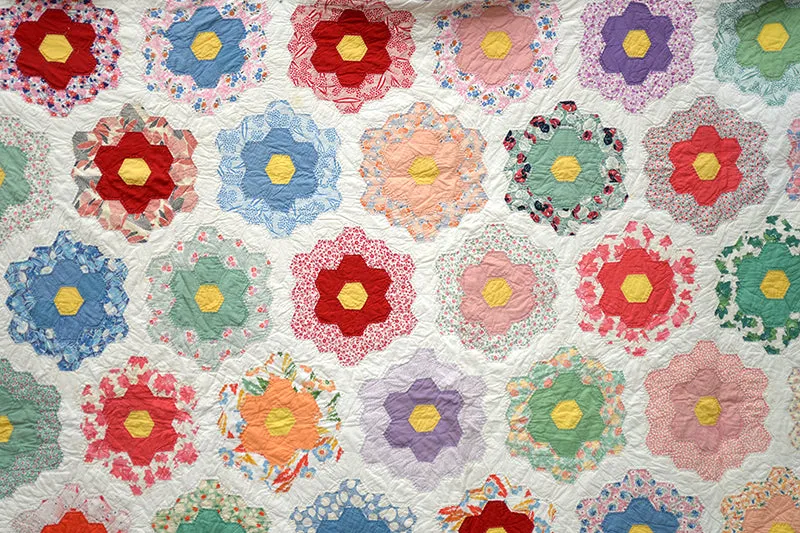 French General Grandmother's Garden quilt ancien 70x86 fleuri