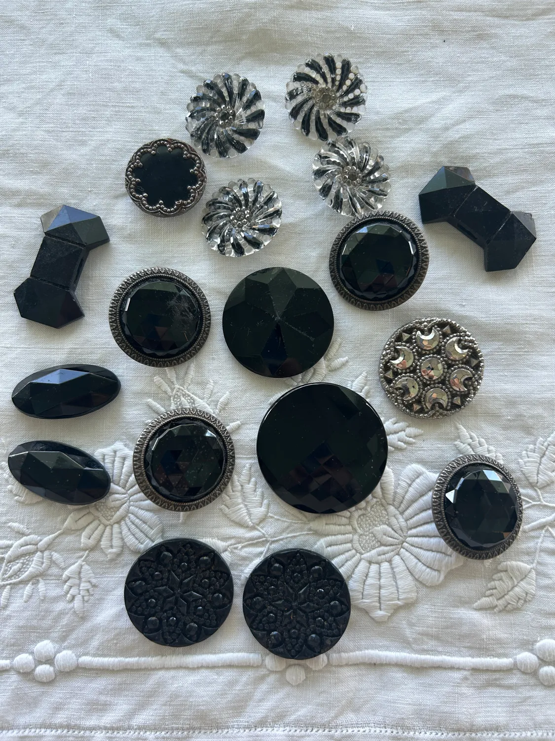 French General boutons anciens verre noir lot 18