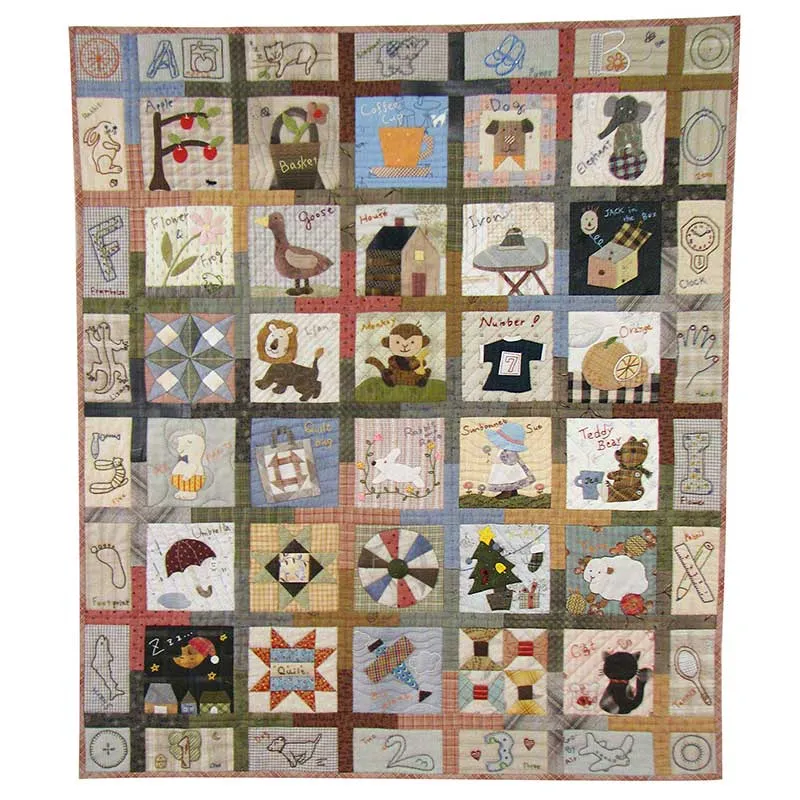 Yoko Saito Alphabet Gallery patron patchwork 99x85 cm