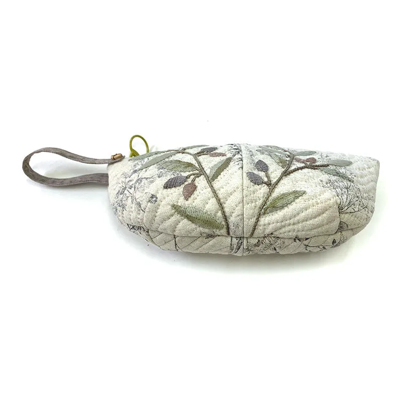 Yoko Saito Applique Pouch kit pochette brodée fermée