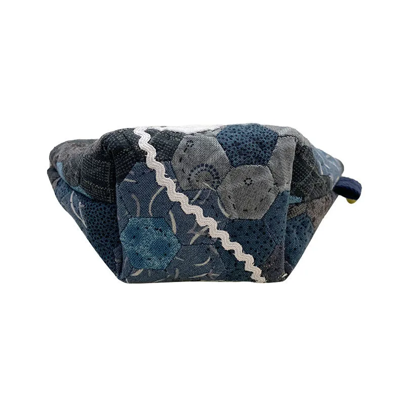 Yoko Saito White Twig Pouch kit pochette hexagones