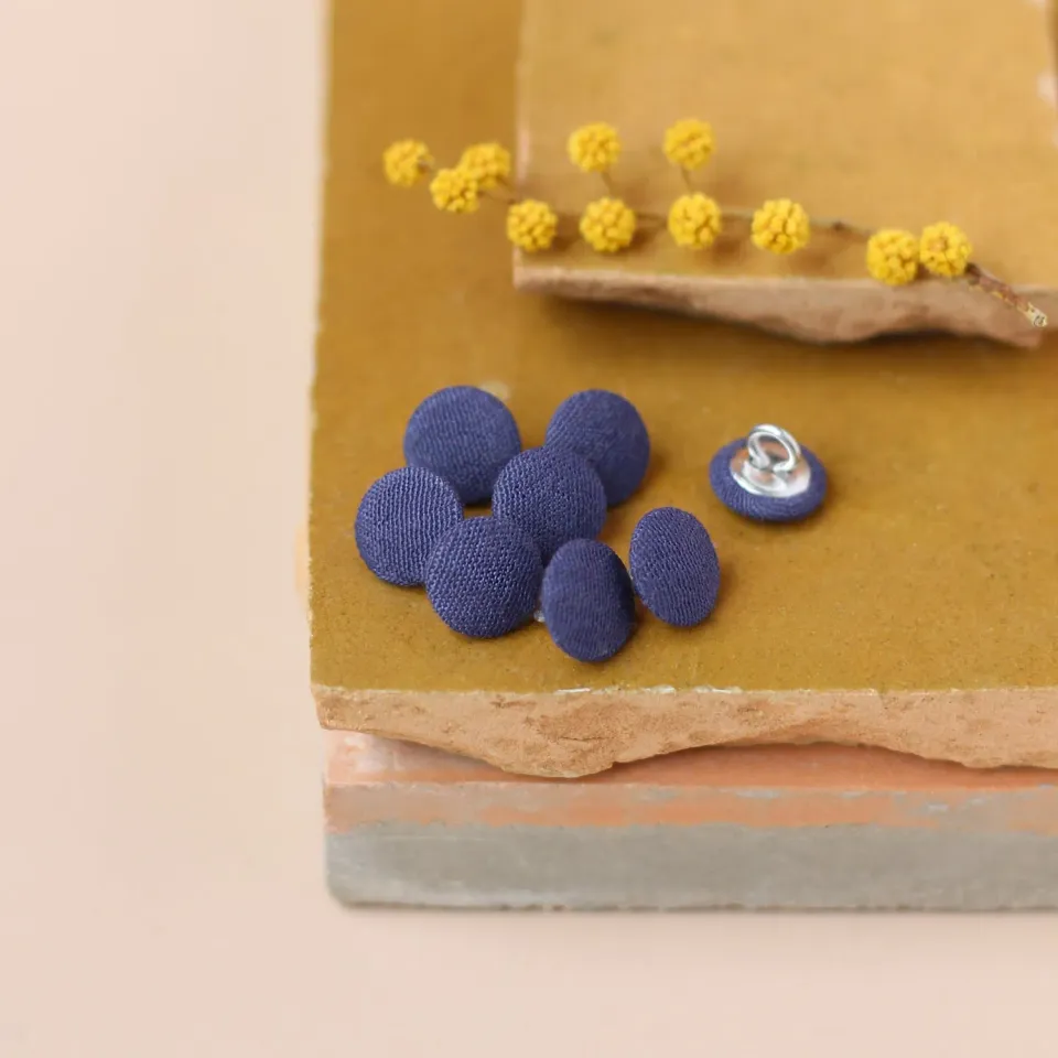 La Maison Naïve Crêpe Indigo bouton recouvert sur pied 10 mm