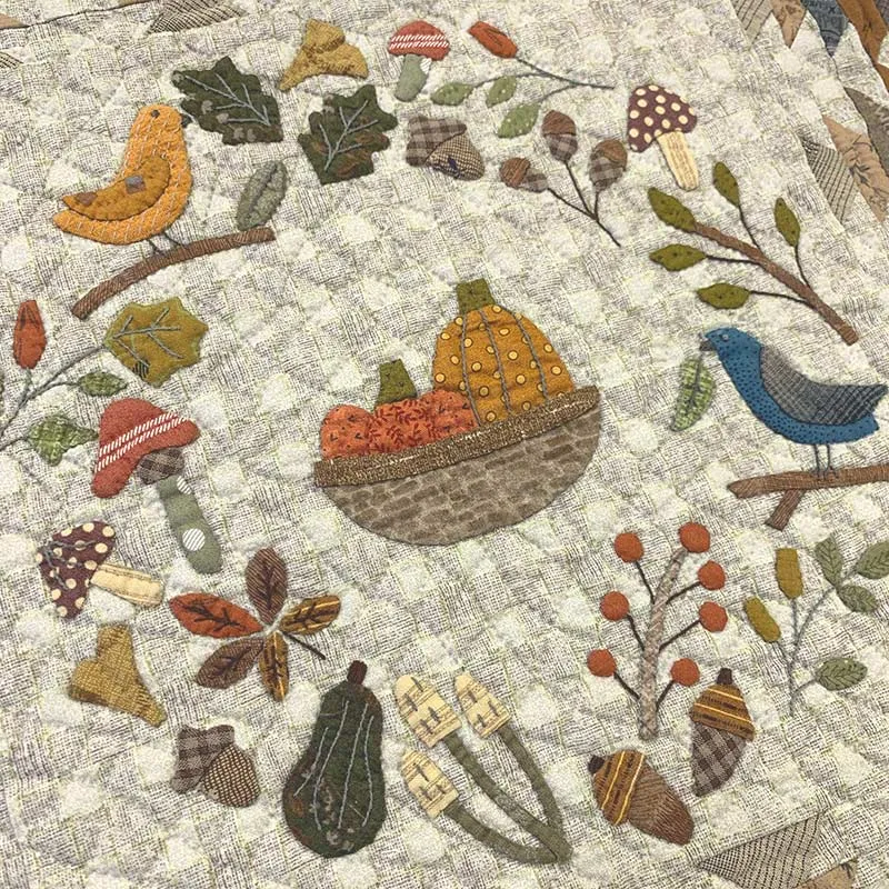 Yoko Saito Autumn Tapestry kit tapisserie oiseau 45 cm