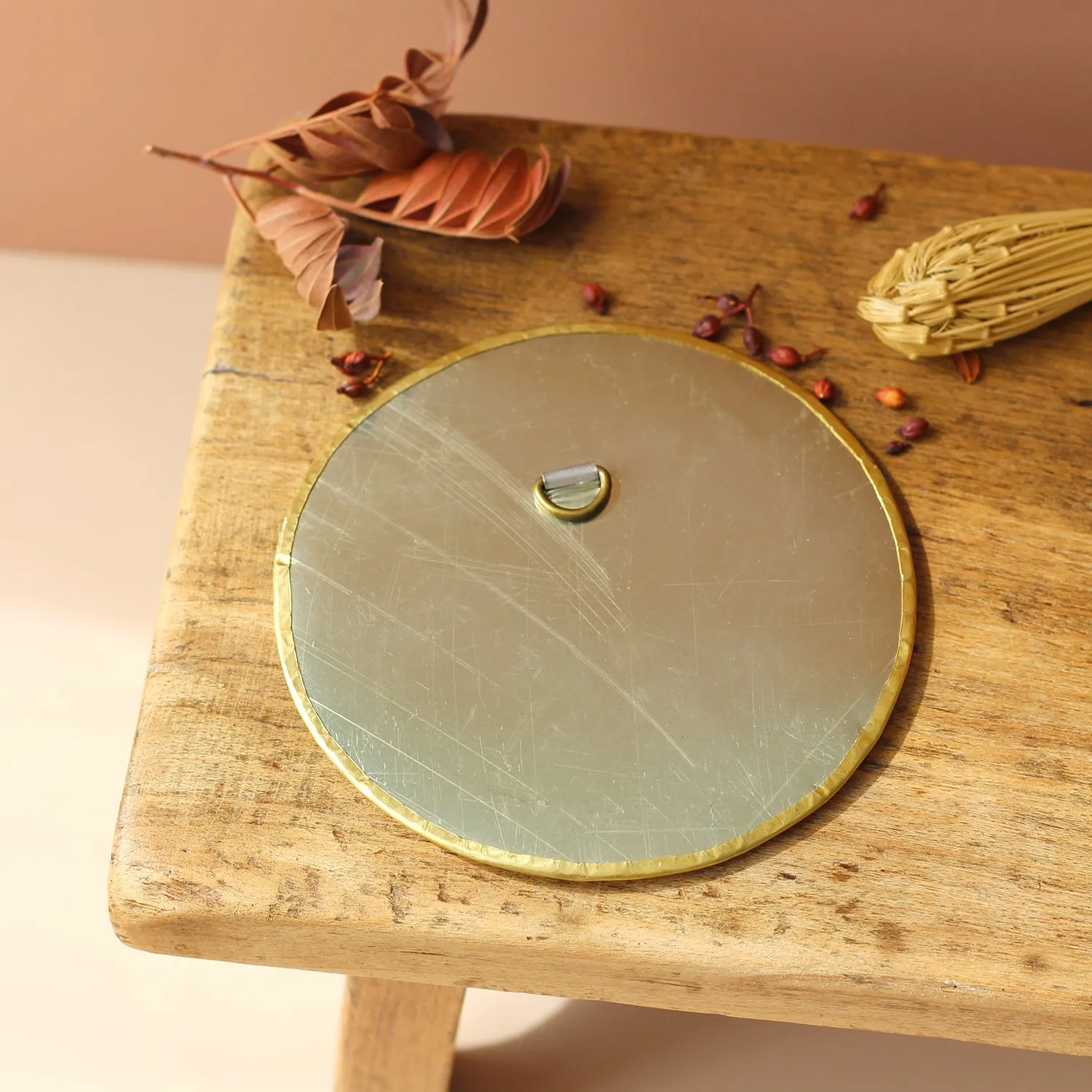La Maison Naïve Petit Miroir Rond Laiton Doré miroir mural lisse