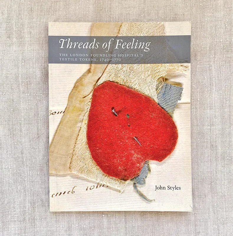 French General Threads of Feeling livre textile 72 pages