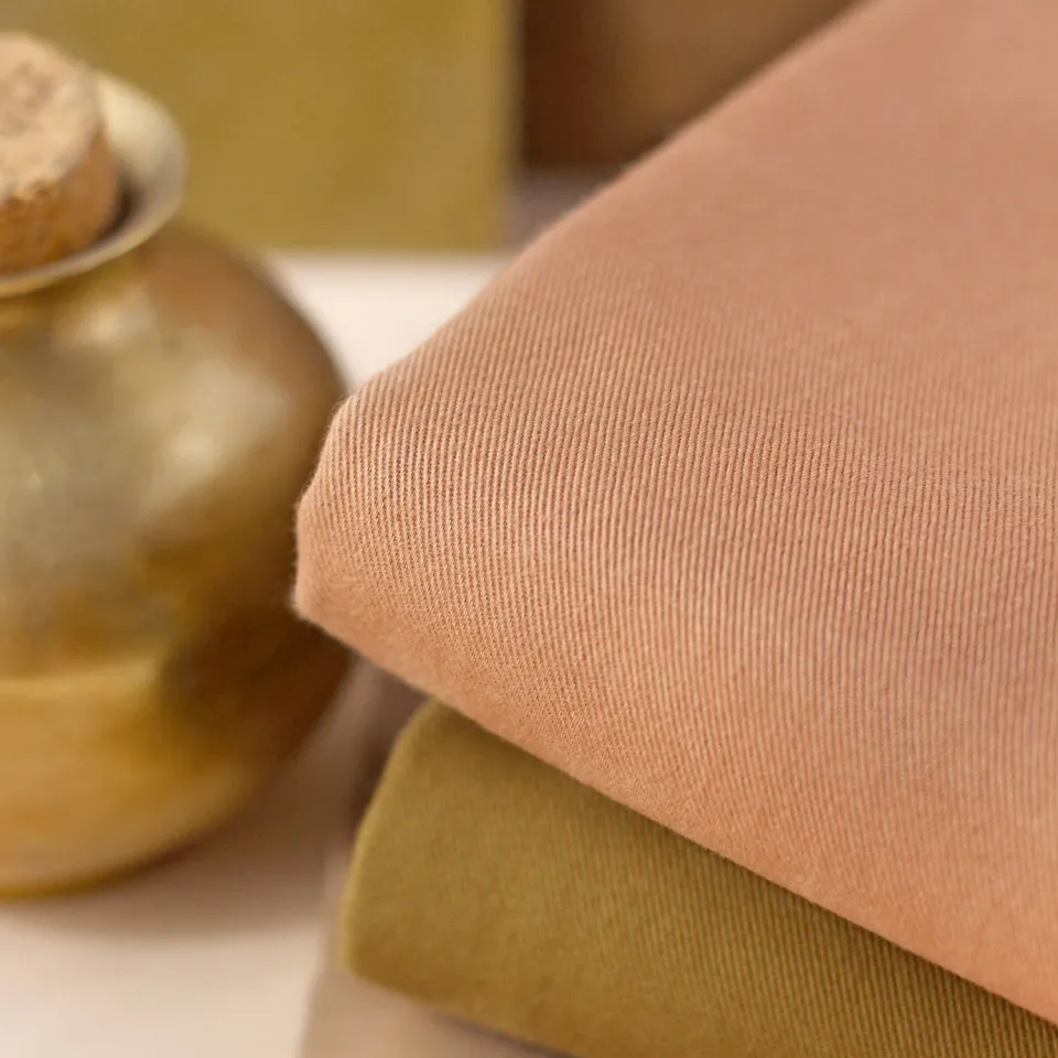 La Maison Naïve Gabardine Twill Légère tissu coton bio tomette au mètre