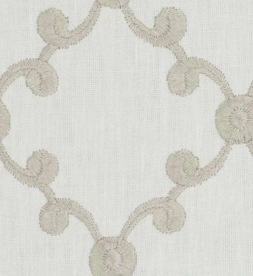 French General Morisette Bisque tissu brodé 132 cm