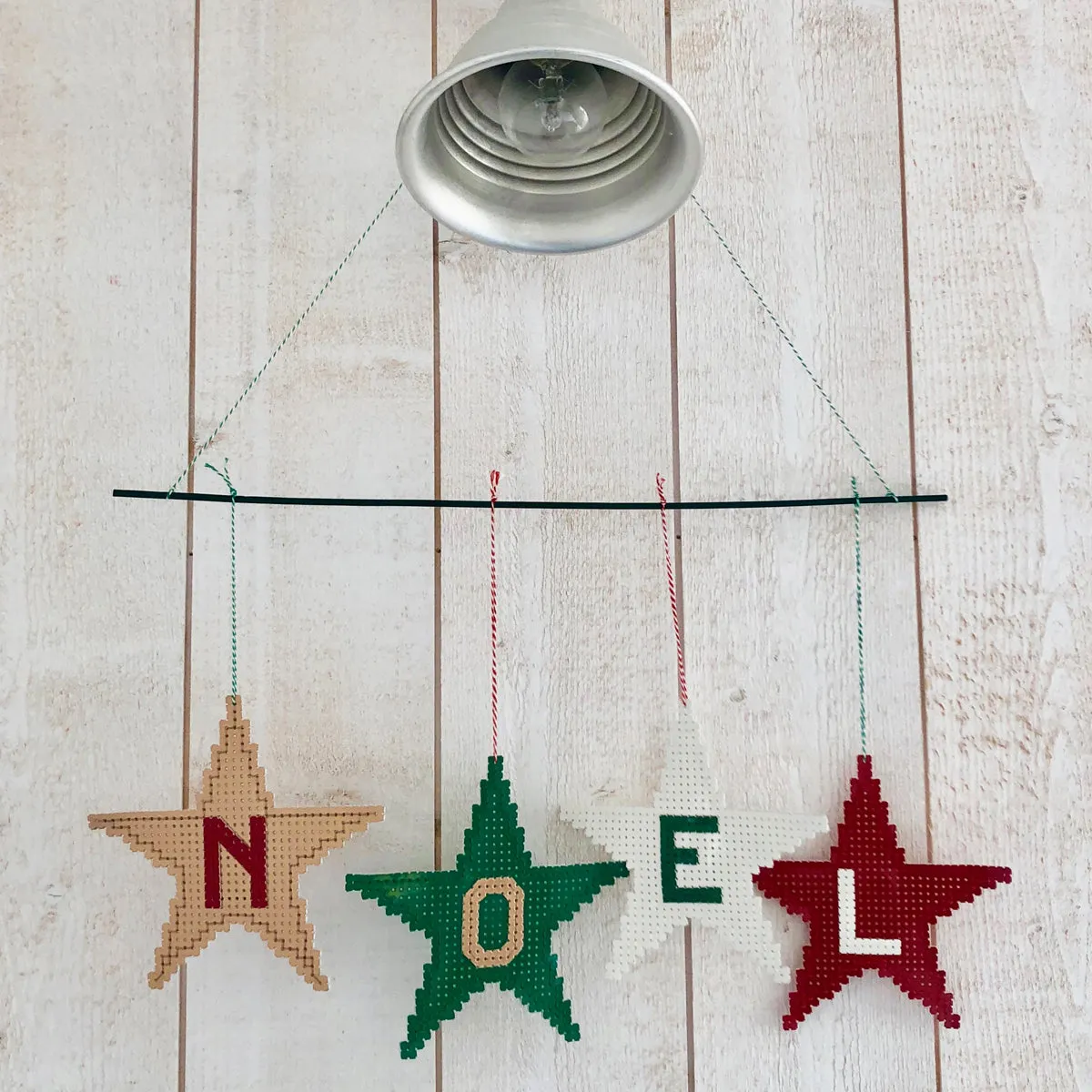 La Croix et La Manière étoiles mobiles kit vinyle rouge vert