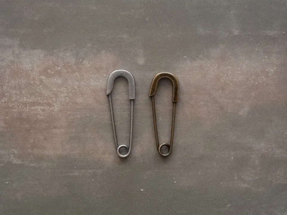 La Croix et La Manière petite épingle classique épingle nourrice bronze 4,5 cm