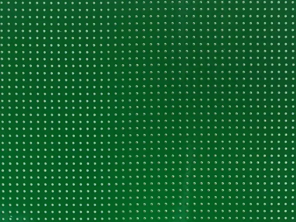 La Croix et La Manière Vinyle Laqué Perforé vert émeraude coupon 25x45 cm