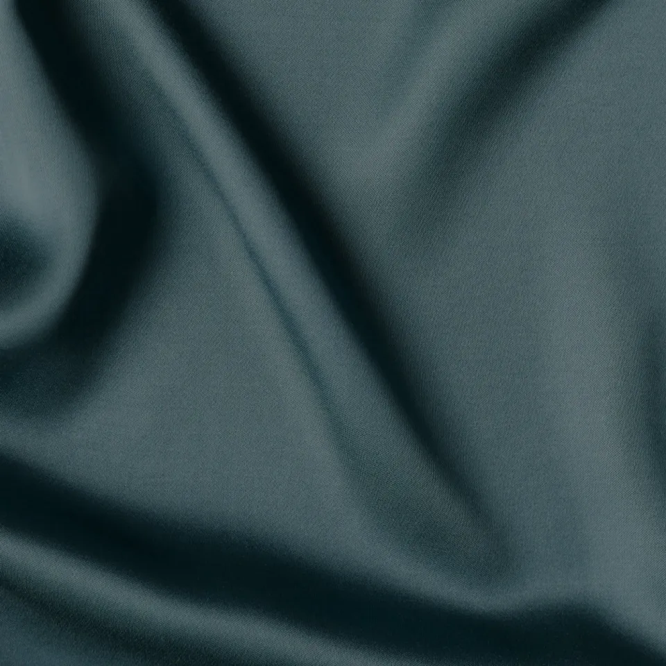 La Maison Naïve satin de viscose paon échantillon 8,5 cm