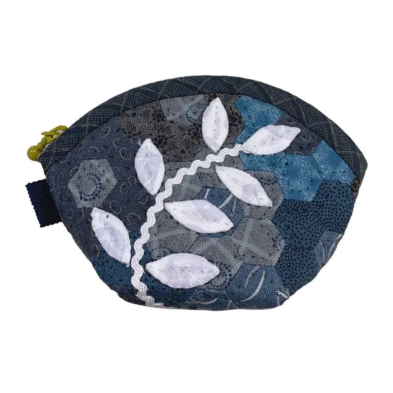 Yoko Saito White Twig Pouch kit pochette hexagones