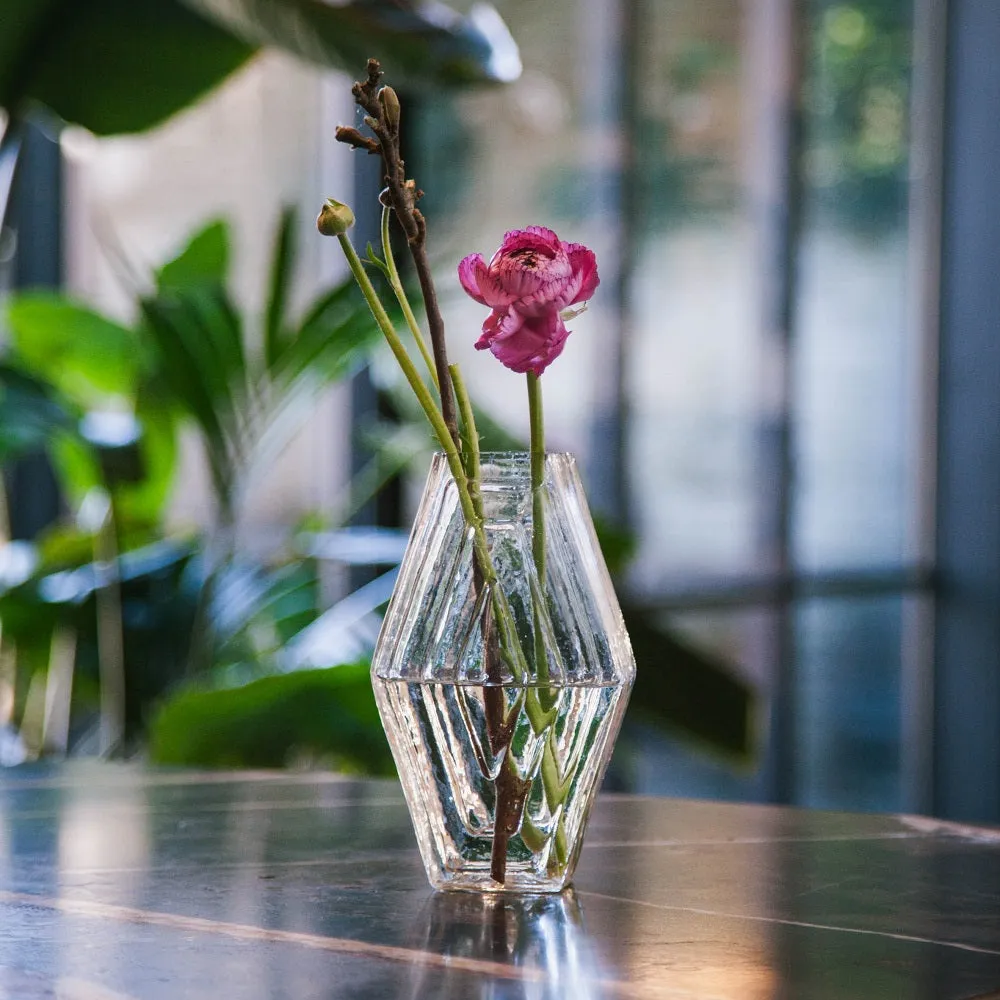 La Maison Naïve petit vase hexagonal verre recyclé vert