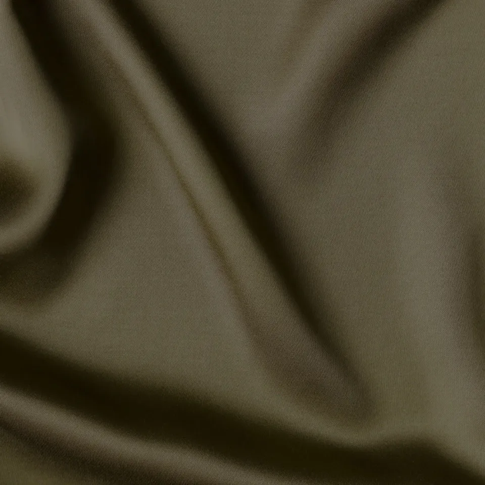 La Maison Naïve satin viscose olive échantillon tissu