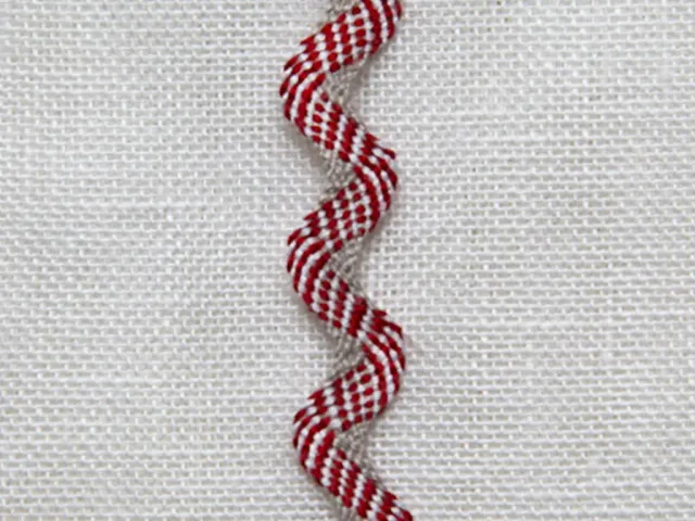 La Croix et La Manière petit croquet rouge blanc lin 1,2 cm au mètre
