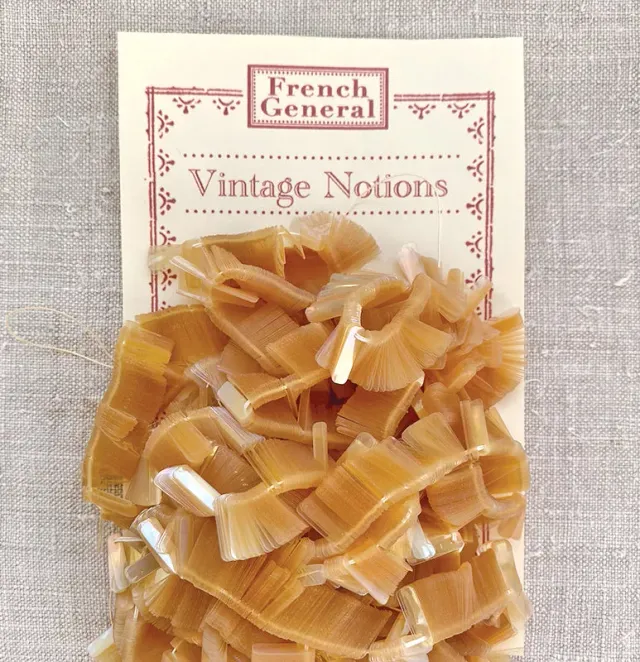 French General Vintage Pale Yellow paillettes couture jaune pâle