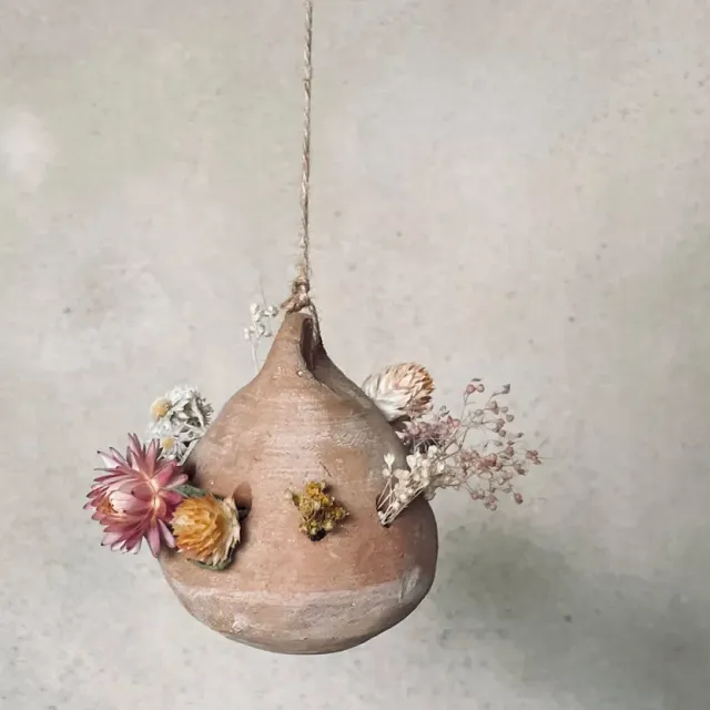 La Maison Naïve Pique-Fleurs suspension terre cuite