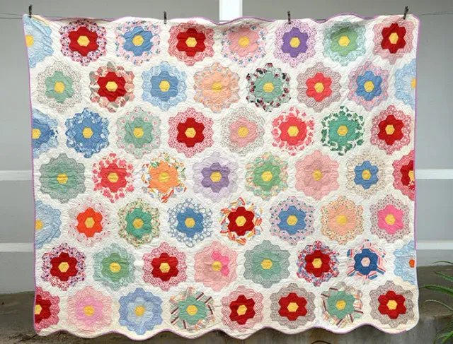 French General Grandmother's Garden quilt ancien 70x86 fleuri