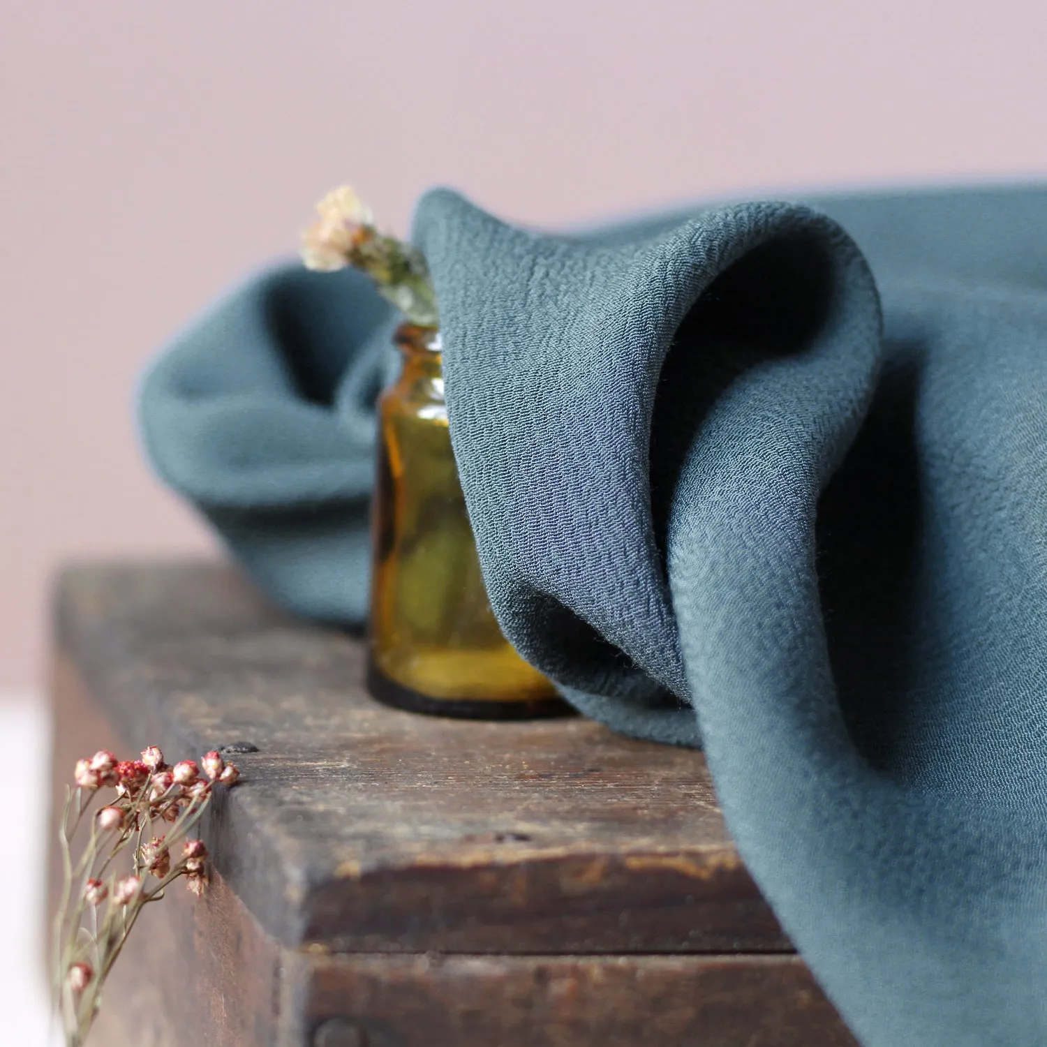 La Maison Naïve Crêpe Marocain coupon tissu Paon viscose