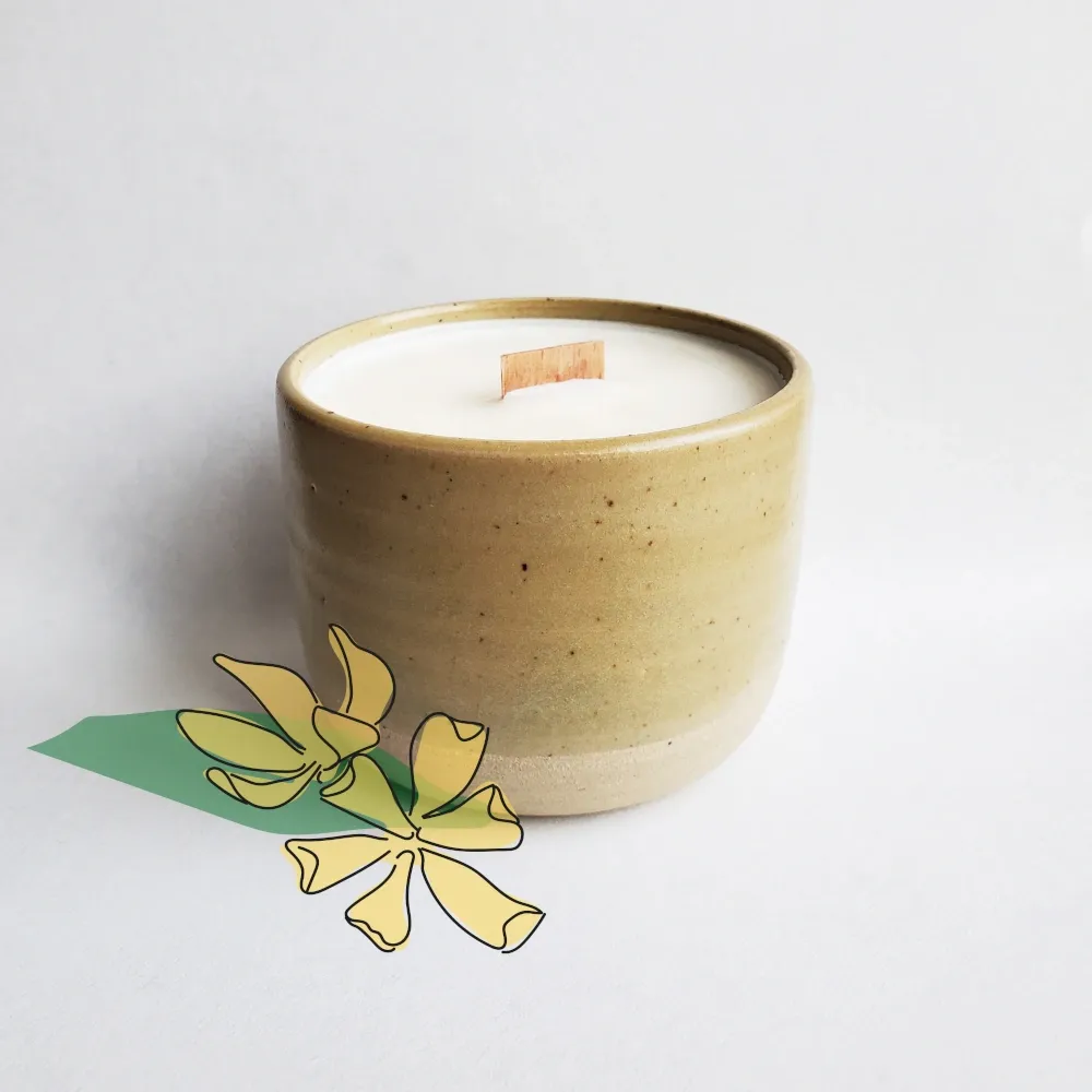 Tribu Indigo Ylang-Ylang bougie parfumée 30h mèche bois