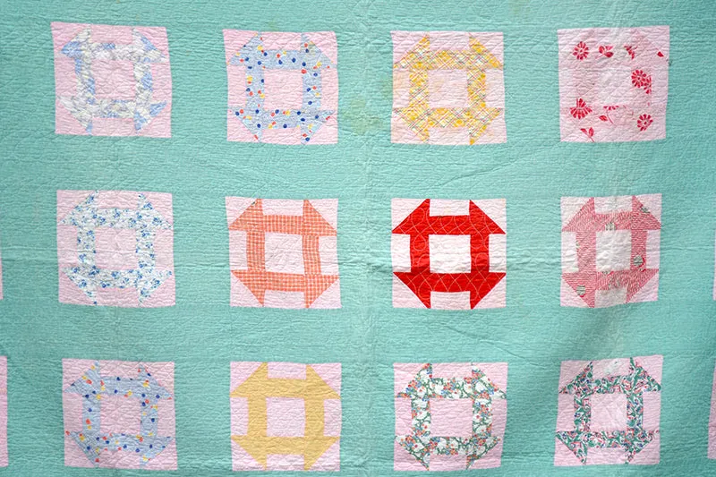 French General Churn Dash quilt ancien menthe 68x84 rose