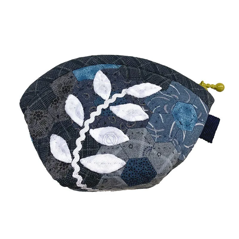 Yoko Saito White Twig Pouch kit pochette hexagones