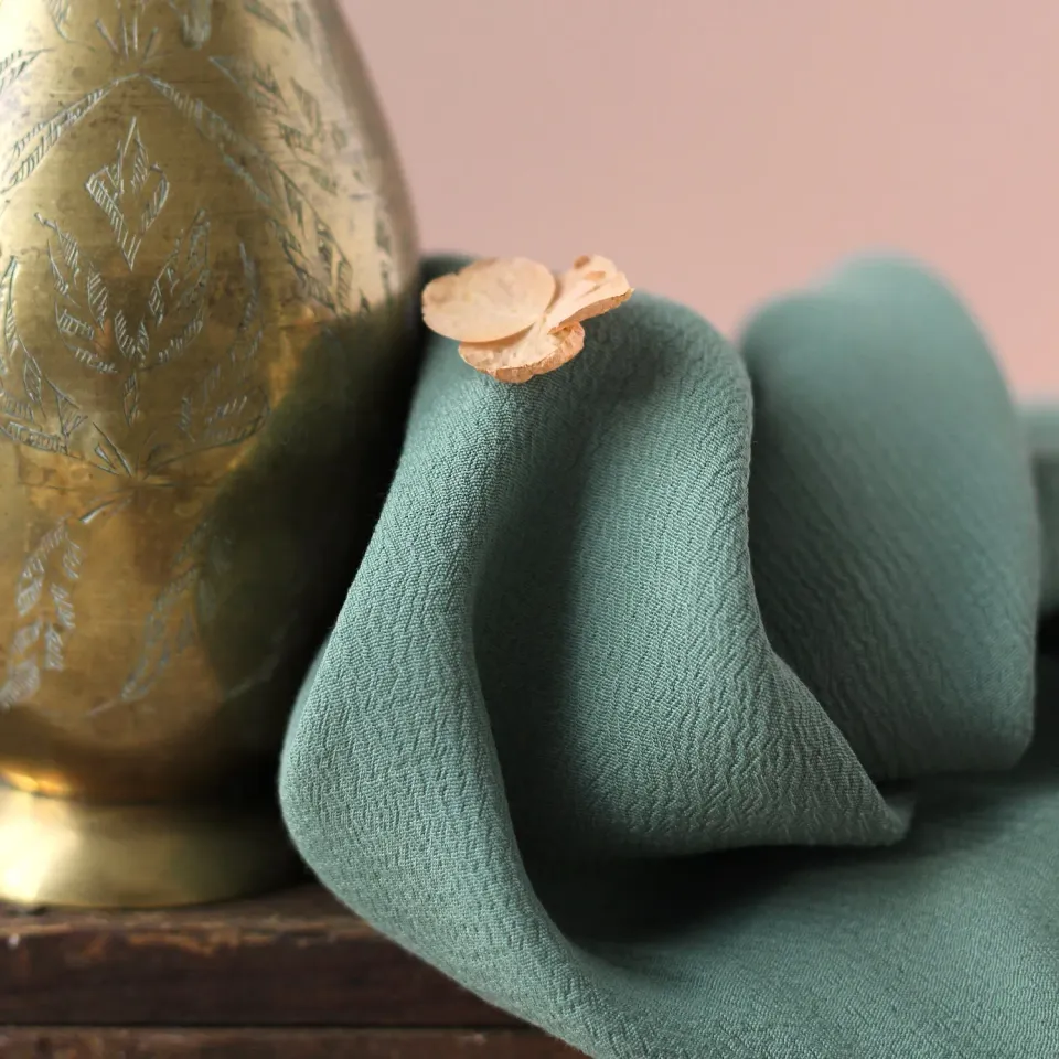 La Maison Naïve Crêpe Marocain tissu viscose laurier au mètre