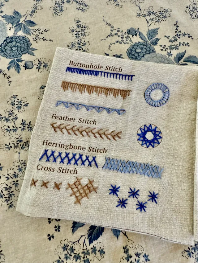 French General Tulip kit sampler broderie lin rose