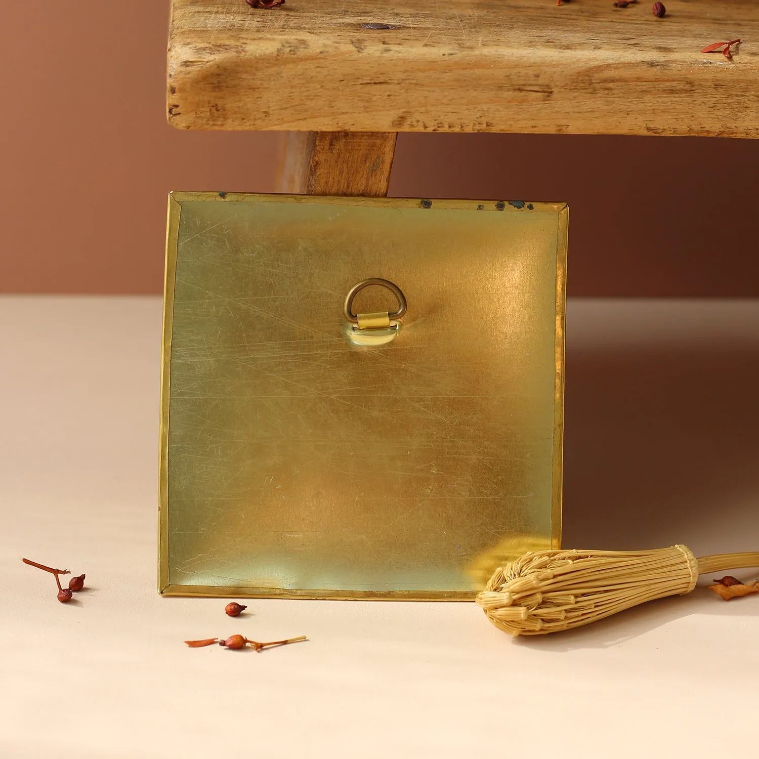 La Maison Naïve miroir carré laiton doré petit modèle