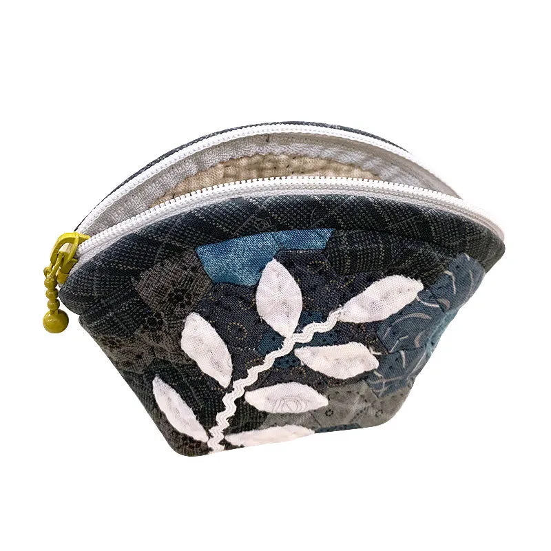 Yoko Saito White Twig Pouch kit pochette hexagones